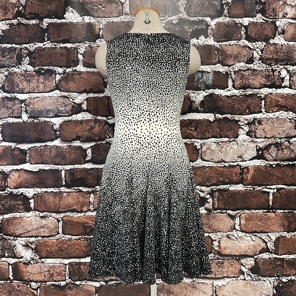 Eliza J Dress Sleeveless Black Cream A-Line Size 2 - Picture 9 of 15